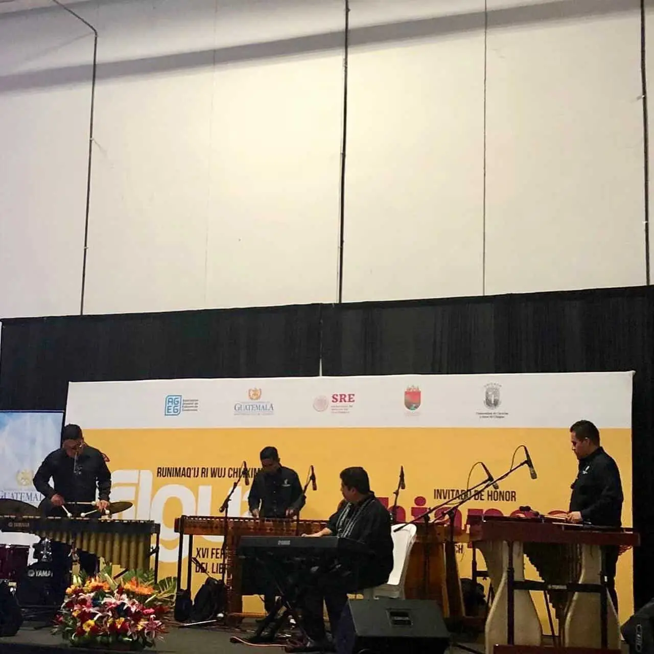 Francisco Bernal y ensamble de la UNICACH en la FIL Guatemala